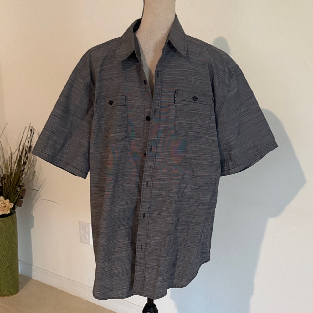Men’s XL ecko unlimited button down shirt 813